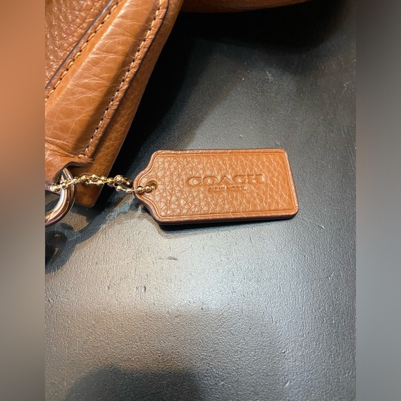 Coach shoulder bag camel color brown purse - Picture 10 of 11